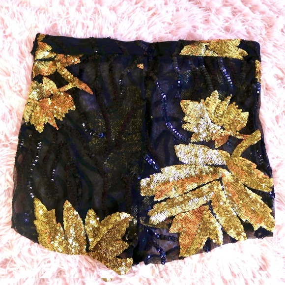 Sequin blazer and short set - Picture 4 of 6